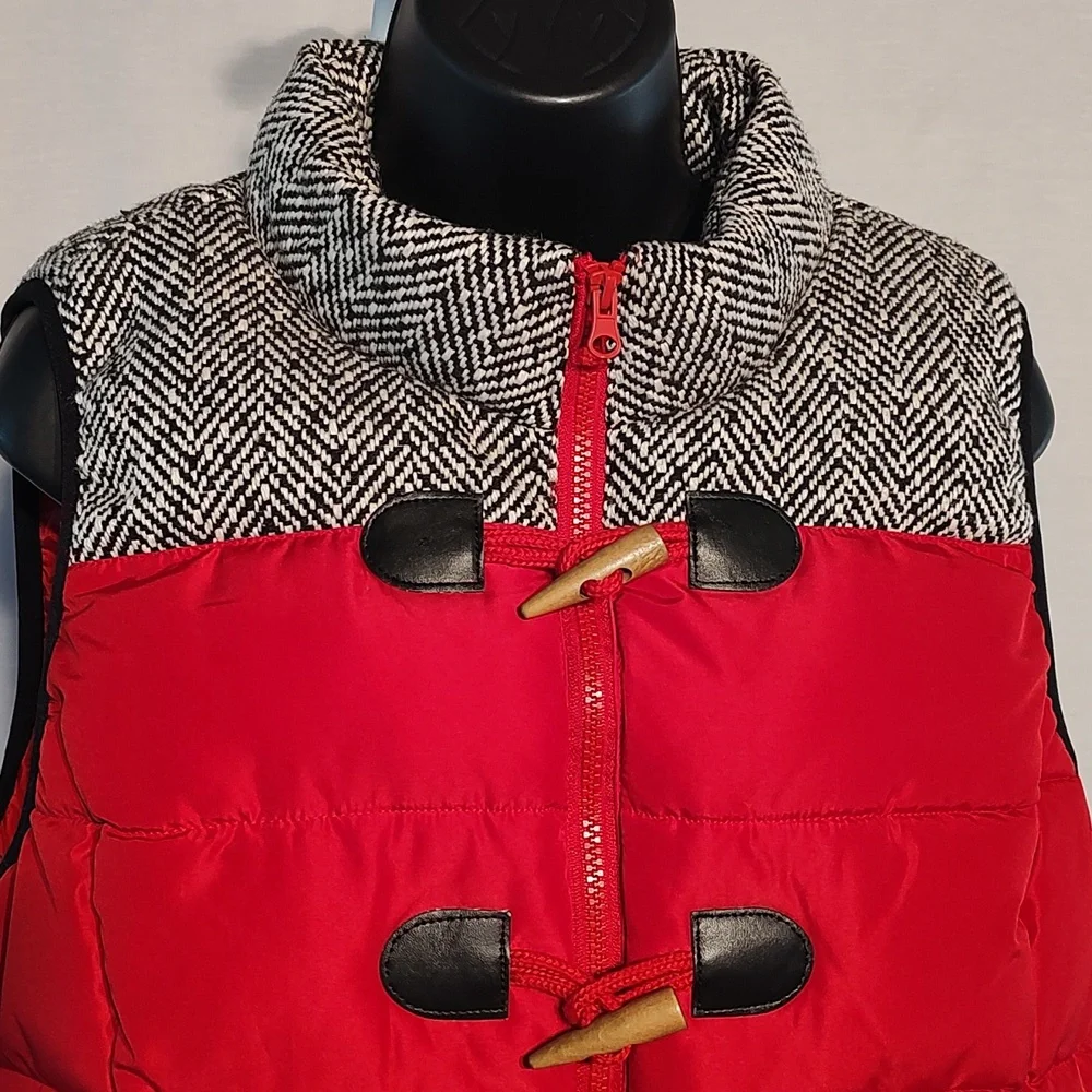 Women's red puffer vest by 'Ruff Hewn'. Size PXL - Picture 2 of 10